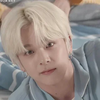 Sticker from ،، ᥲ᥉ᥲhι bᥡ : @cicha4xr