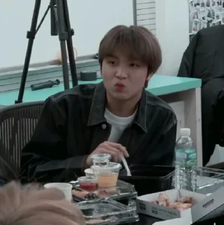 🧻 emoji LEE HAECHAN V2 ⋆ @ARTHEAS Telegram sticker 9 of 100