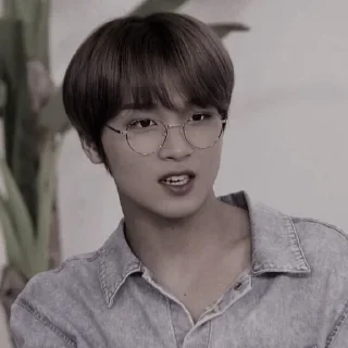 😬 emoji ⋆ lee haechan ⋆ @pradaskirts Telegram sticker 22 of 30