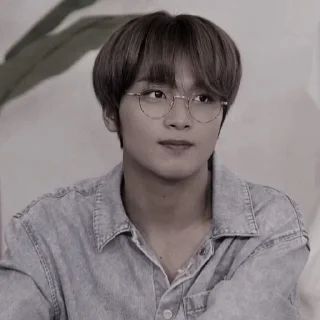 🧐 emoji ⋆ lee haechan ⋆ @pradaskirts Telegram sticker 20 of 30