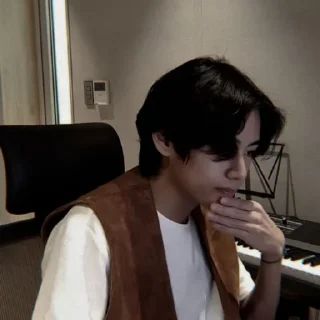 🎲 emoji KIM TAEHYUNG : : @VANTAESEX Telegram sticker 5 of 70