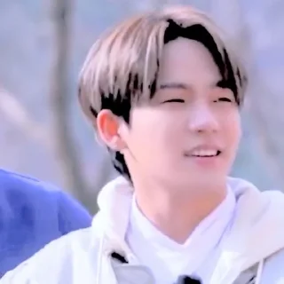 Sticker from ➷ HYUNSUK V3 @TREASUREHLP