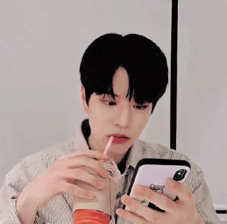 Sticker from ⋆ Ꮺ ָ࣪ ۰ ᥉ꫀᥙᥒᧁ꧑ιᥒ ૪ ⋆ @smongie