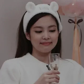 🧃 emoji Jennie Telegram sticker 14 of 35