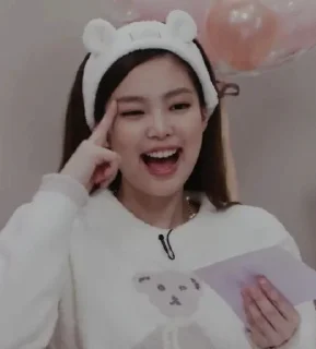 🧃 emoji Jennie Telegram sticker 20 of 35