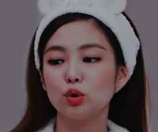 🧃 emoji Jennie Telegram sticker 18 of 35