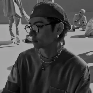 Sticker from KMTAEHYUNG V.2 @leviosastory