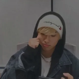 🦔 emoji han jisung | dark Telegram sticker 10 of 25