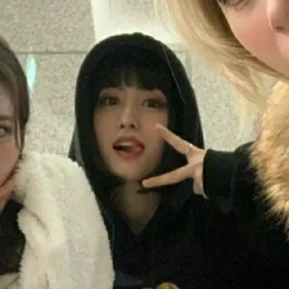 Sticker from Momo — TWICE @O96REYGAN