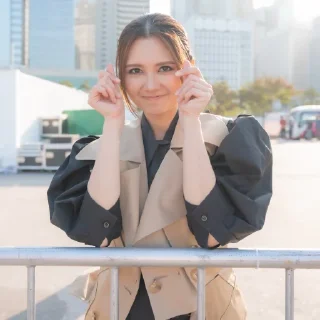 🤍 emoji 黃妍-CathWong4（by cathwongfanclub) Telegram sticker 14 of 115