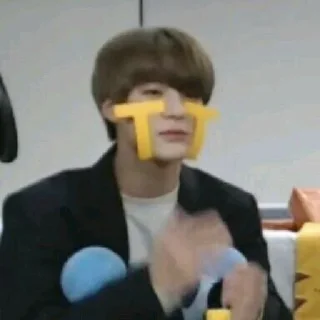 😢 emoji jeno nct ⋆ @lilbunch Telegram sticker 24 of 105