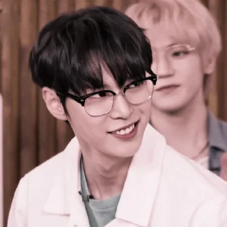 Sticker from @ZCKYX AS DOYOUNG