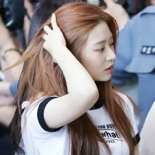 Sticker from .*✰༄ kim minju by @swoffties