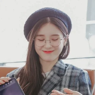 😊 emoji Heejin by 🥑 Telegram sticker 11 of 15