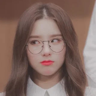 ☹️ emoji Heejin by 🥑 Telegram sticker 4 of 15