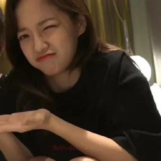 😖 emoji 김세정 : : @shinyunast ⛅️ Telegram sticker 8 of 60