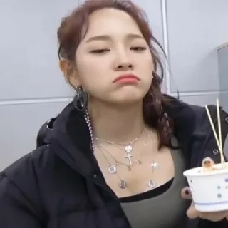 ☹️ emoji 김세정 : : @shinyunast ⛅️ Telegram sticker 24 of 60
