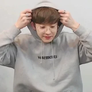 😐 emoji CHANYEOL PT.2 - @CIGGAS Telegram sticker 22 of 108