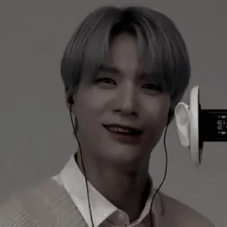 🕹 emoji Lee Jeno Dark by @kelamnyahidup Telegram sticker 4 of 52