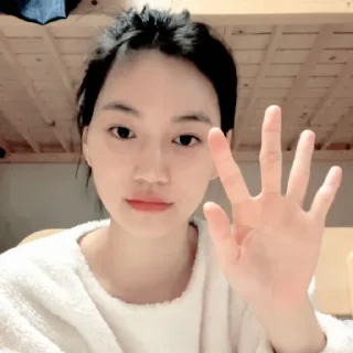 Sticker from ✫. Kim doyeon @HUXLDE