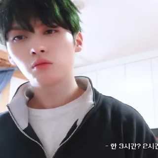 Sticker from 𝐋ee know @skz_help