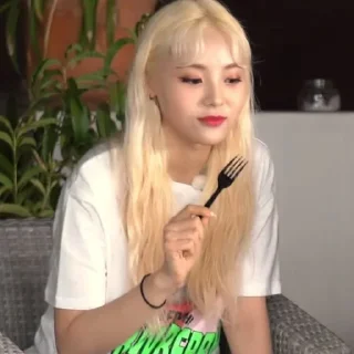 🙄 emoji @ekspedisi as jinsoul ✦ Telegram sticker 10 of 30