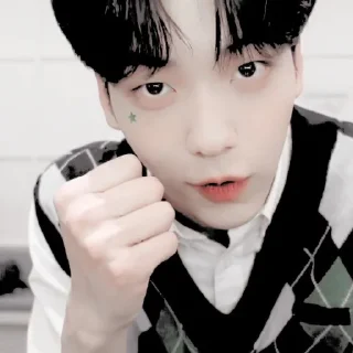 🍙 emoji L♡︎VE . @ayamkremez 💭 . . . Telegram sticker 19 of 36
