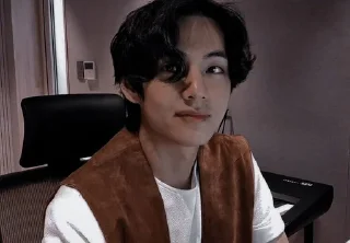😀 emoji Kim taehyung Telegram sticker 18 of 35