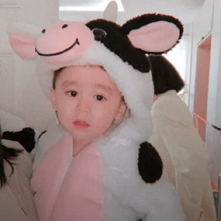 Sticker from Ᏼᥲᖯᥡ ᖯꫀᥒtᥣꫀᥡ @HCNEYSTIC