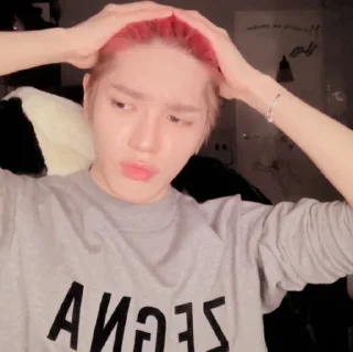 Sticker from Taeyong 𔘓 @lilbebekuromi