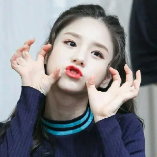 🙈 emoji Heejin soft // @VINKHA Telegram sticker 6 of 14
