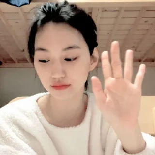 Sticker from ✫. Kim doyeon @HUXLDE