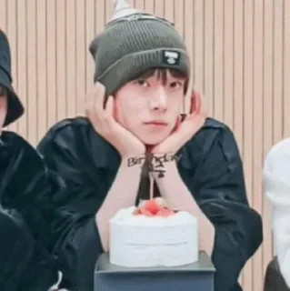 ✌️ emoji heeseung_vlive by @stikerheeseung Telegram sticker 17 of 40