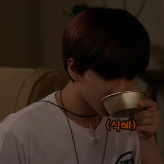 Sticker from ꠵ jısυng dαrk @bubblesxaav