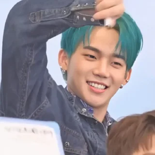 🌏 emoji ᝰ໋᳝݊ choi hyunsuk ⵓ @lowkeyst Telegram sticker 10 of 57