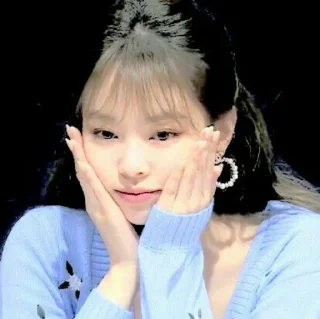 Sticker from ➳꒰ jennie psd ꒱ 🕊✿*ﾟ-⎙ @vanmeraeditss