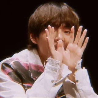 Sticker from ♚TAEHYUNG CUTE♚ @stiker_kth