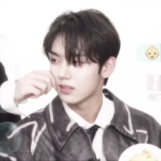 Sticker from 𝐇𝐀𝐍 𝐘𝐮𝐣𝐢𝐧 @Vioxxmw