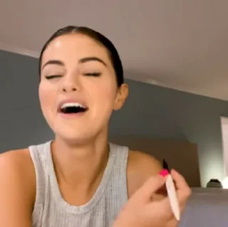 💄 emoji Selena gomez @stikerrpasiarpwest Telegram sticker 8 of 30