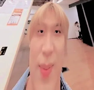 Sticker from donghyuck mood - @simpingonyuta