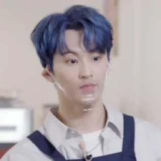Sticker from ᥫ᭡ ˖ ࣪  Tꪱny Mαrk Leᧉ v3 | @stickievan