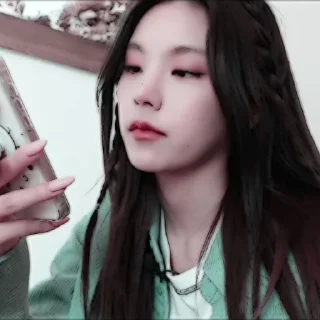 🐚 emoji Yeji [ @jiewoostore ] Telegram sticker 18 of 38