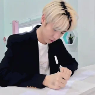 Sticker from Renjun - @fckbadgirl