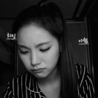 Sticker from Yeji Itzy Dark • @Jovvellyhelp0
