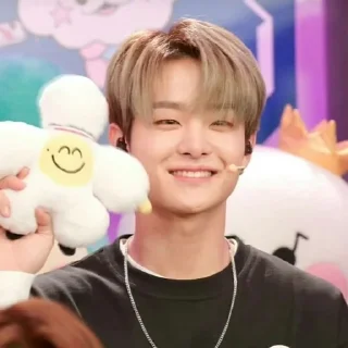 Sticker from jihoon - @RAYN_JAR