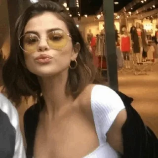 😚 emoji Selena Gomez || @san_1508 Telegram sticker 15 of 69