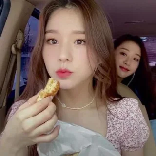 🧇 emoji Heejin @aesthaticgirll Telegram sticker 10 of 35