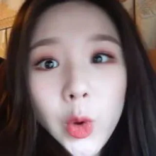 🧇 emoji Heejin @aesthaticgirll Telegram sticker 20 of 35