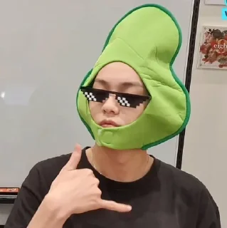 Sticker from Meme idol sticker by @HeoYyunjinLe