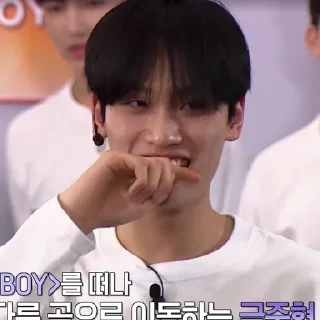 Sticker from li loves junhyeon (꒪ω꒪υ)